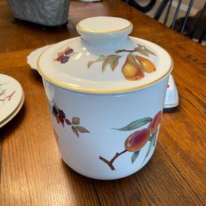 Evesham large cookie jar